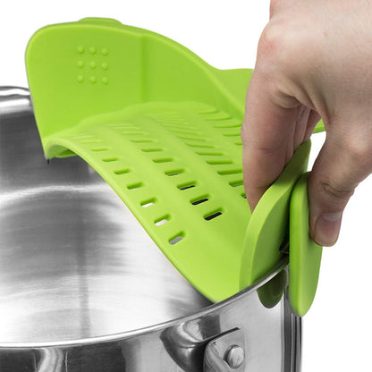 "Clip-on Pan|Strainer Anti-spill"Effortlessly drain pots and pans with our Clip-on Pan Strainer Anti-spill! No more messy spills or heavy lifting. Simply clip onto any pot or pan and watch as it strains with precision. Enjoy a cleaner and more efficient cooking experience. Say goodbye to bulky colanders"