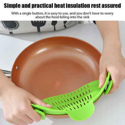 "Clip-on Pan|Strainer Anti-spill"Effortlessly drain pots and pans with our Clip-on Pan Strainer Anti-spill! No more messy spills or heavy lifting. Simply clip onto any pot or pan and watch as it strains with precision. Enjoy a cleaner and more efficient cooking experience. Say goodbye to bulky colanders"