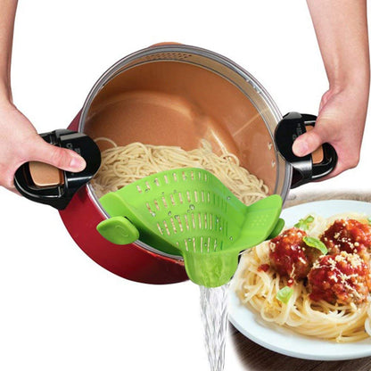 "Clip-on Pan|Strainer Anti-spill"Effortlessly drain pots and pans with our Clip-on Pan Strainer Anti-spill! No more messy spills or heavy lifting. Simply clip onto any pot or pan and watch as it strains with precision. Enjoy a cleaner and more efficient cooking experience. Say goodbye to bulky colanders"