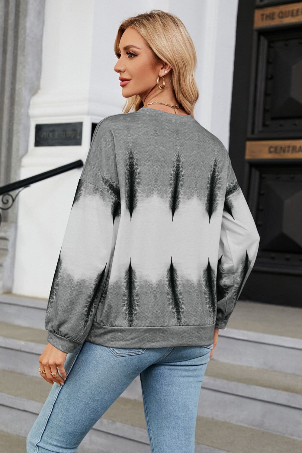 Gradient Round Neck Long Sleeve Sweatshirt Gradient Round Neck Long Sleeve Sweatshirt